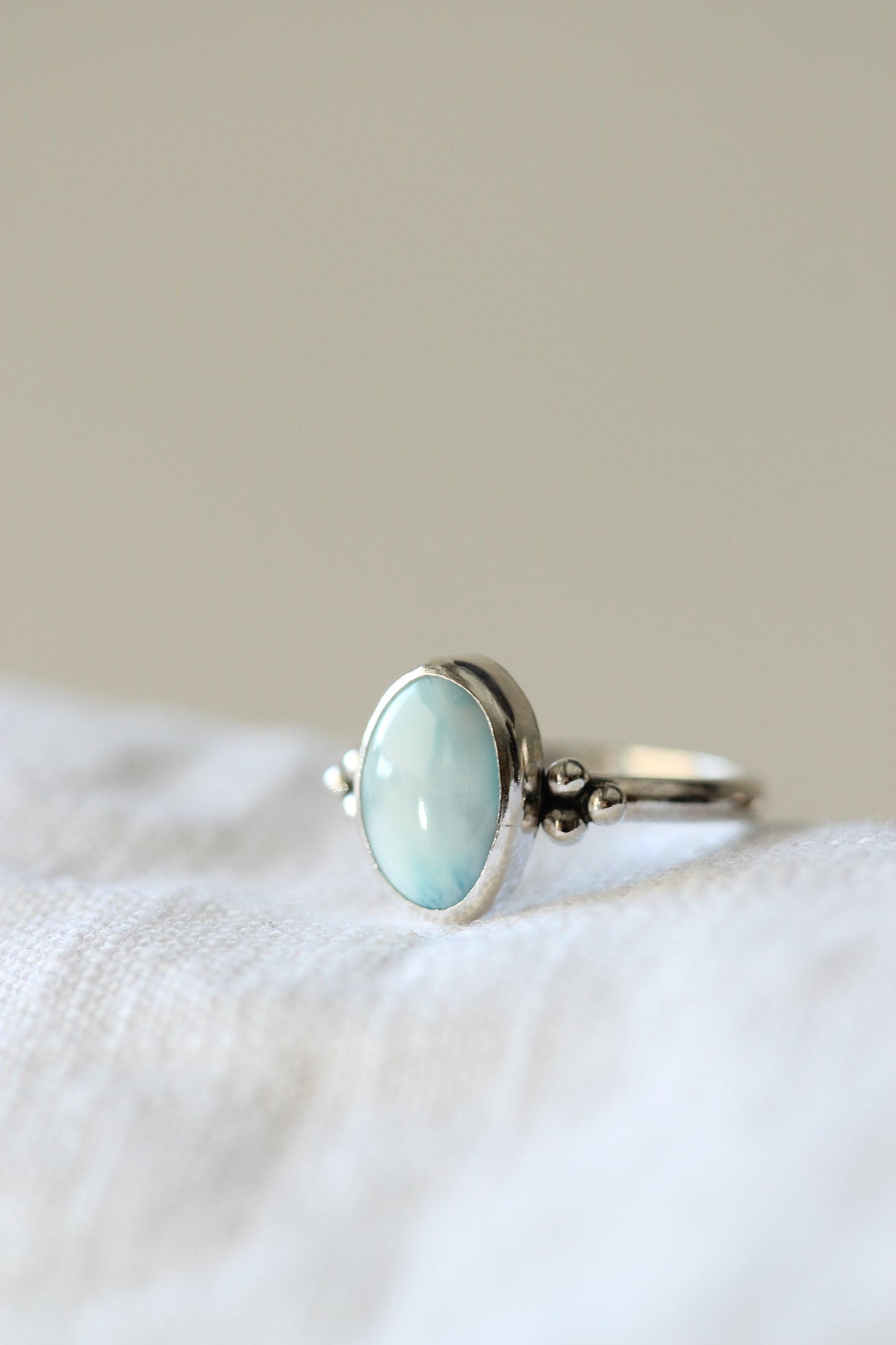 Larimar 3-pearl ring 55