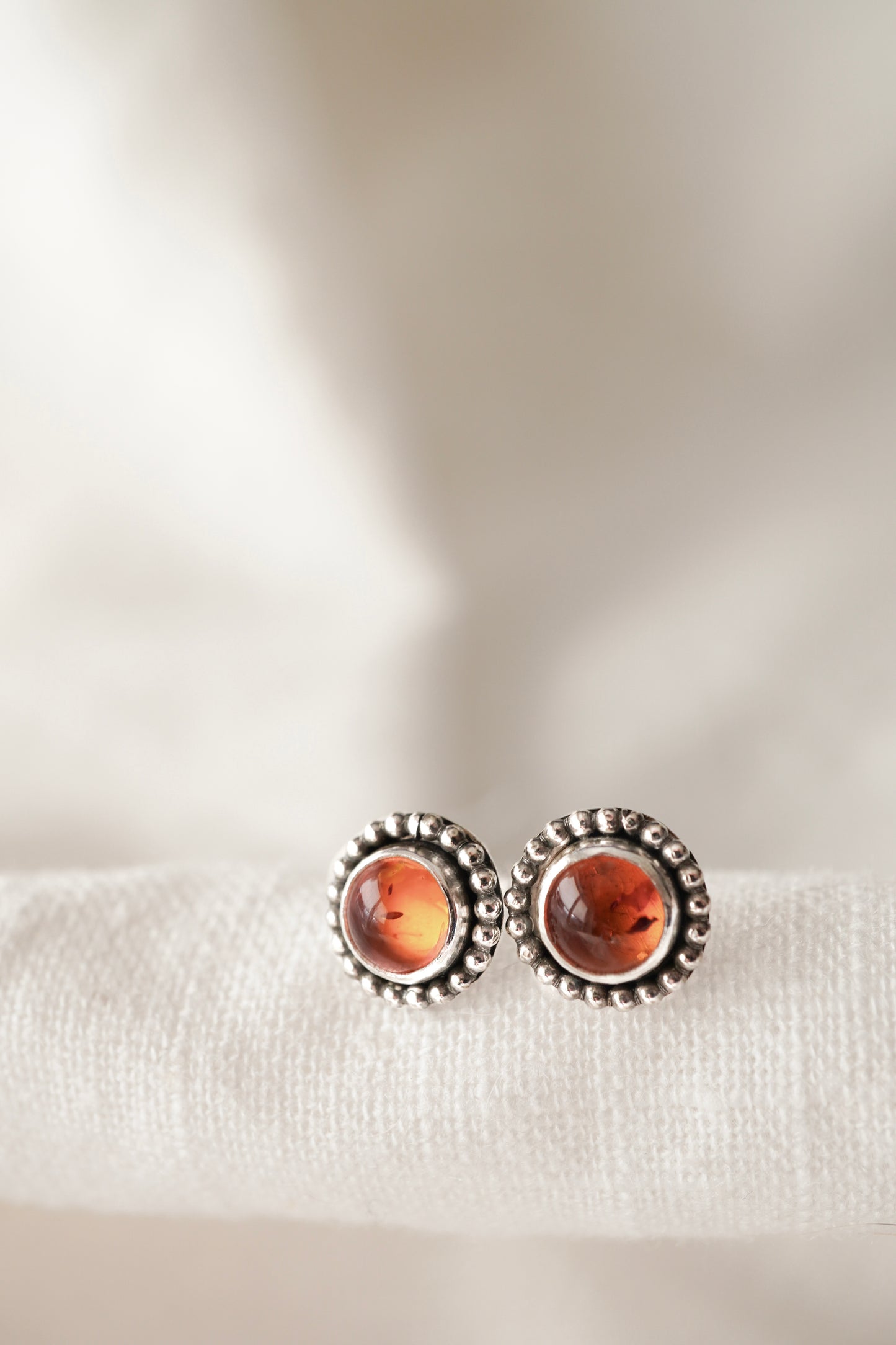 Amber pearl wreath stud earrings