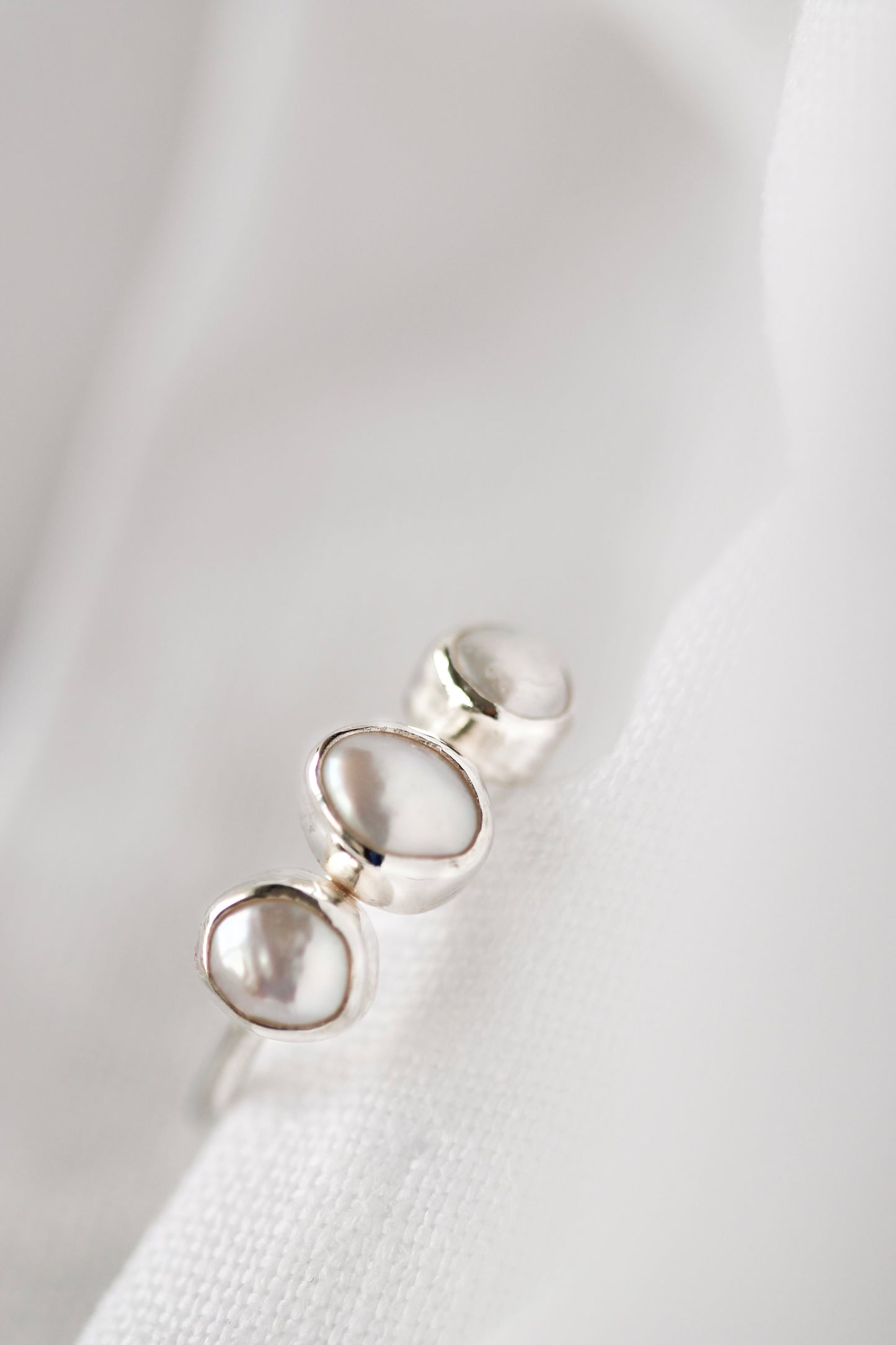 Trio pearl ring 54