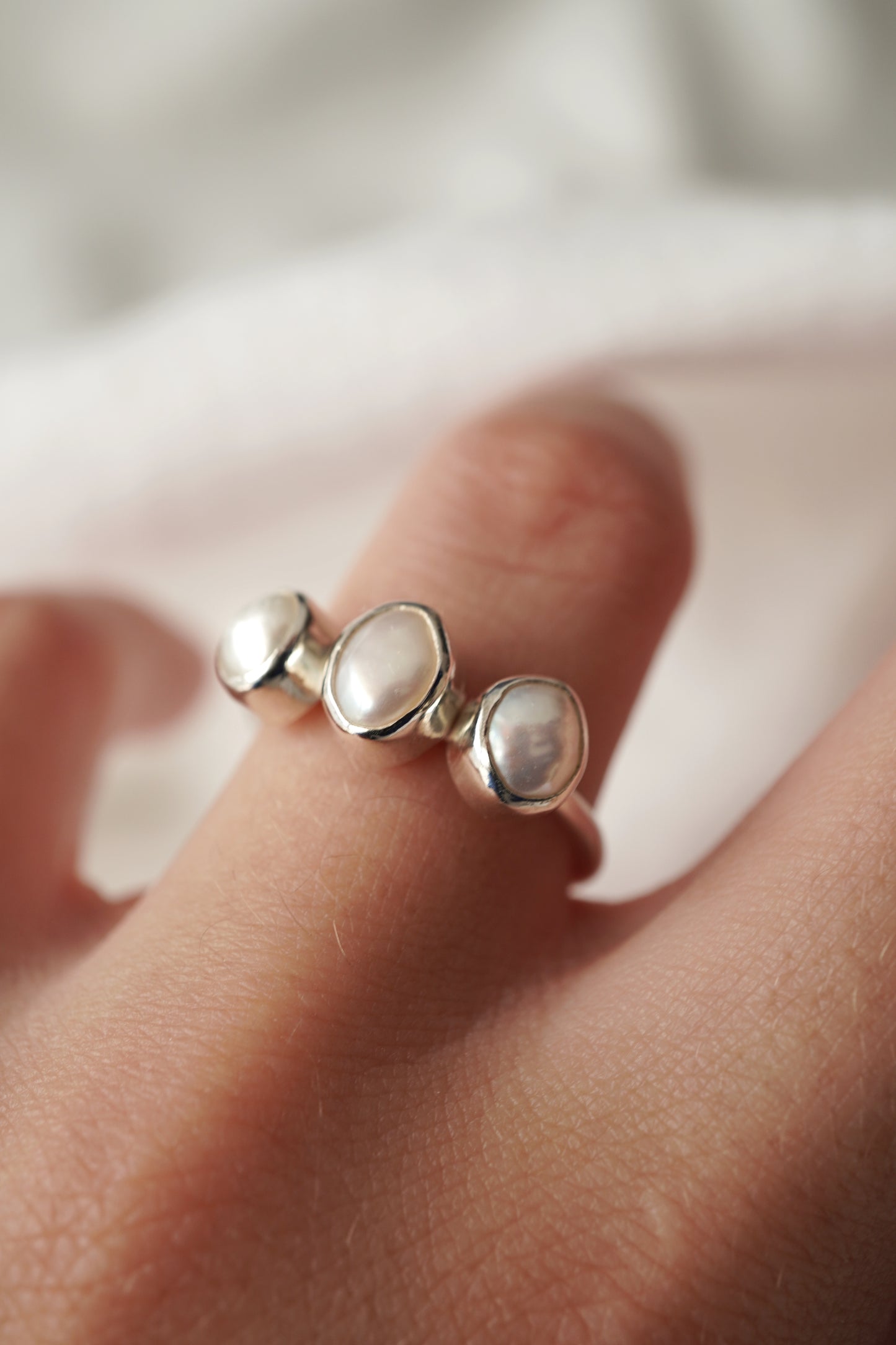 Trio pearl ring 54