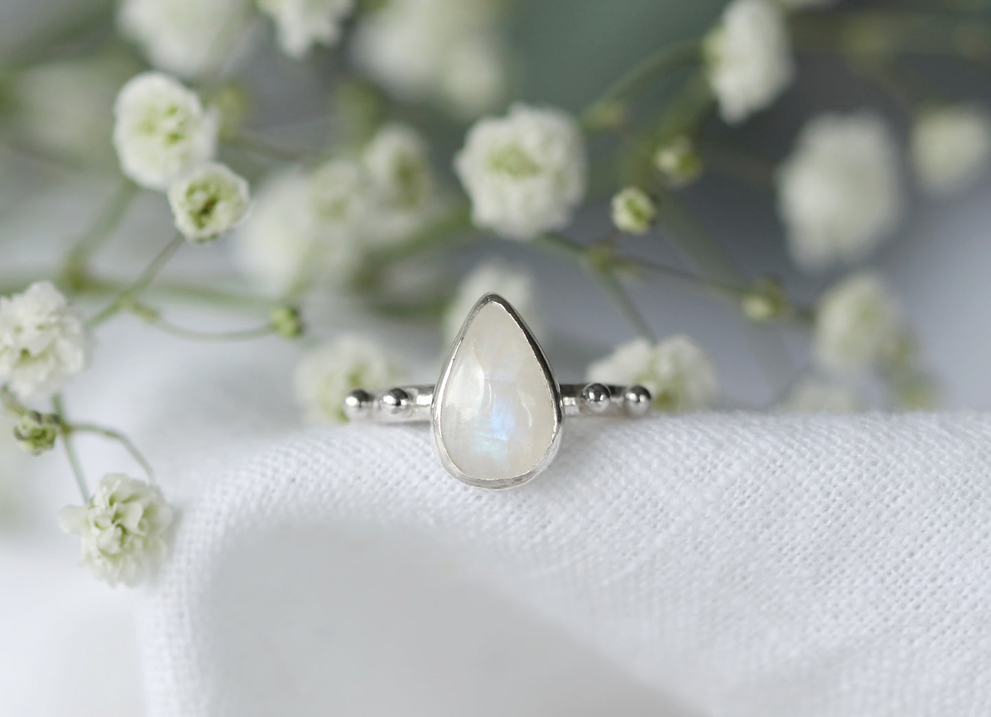 Moonstone 2-pearl ring 52