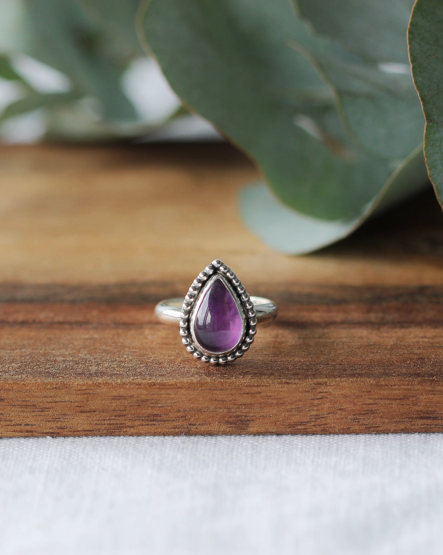 Amethyst teardrop pearl wreath ring 52