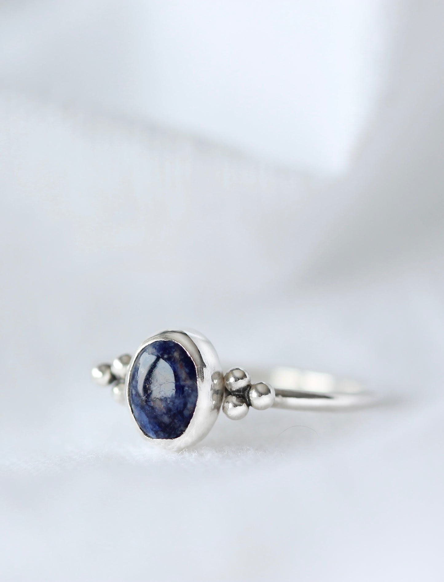 Sodalite 3-pearl ring Mini 56