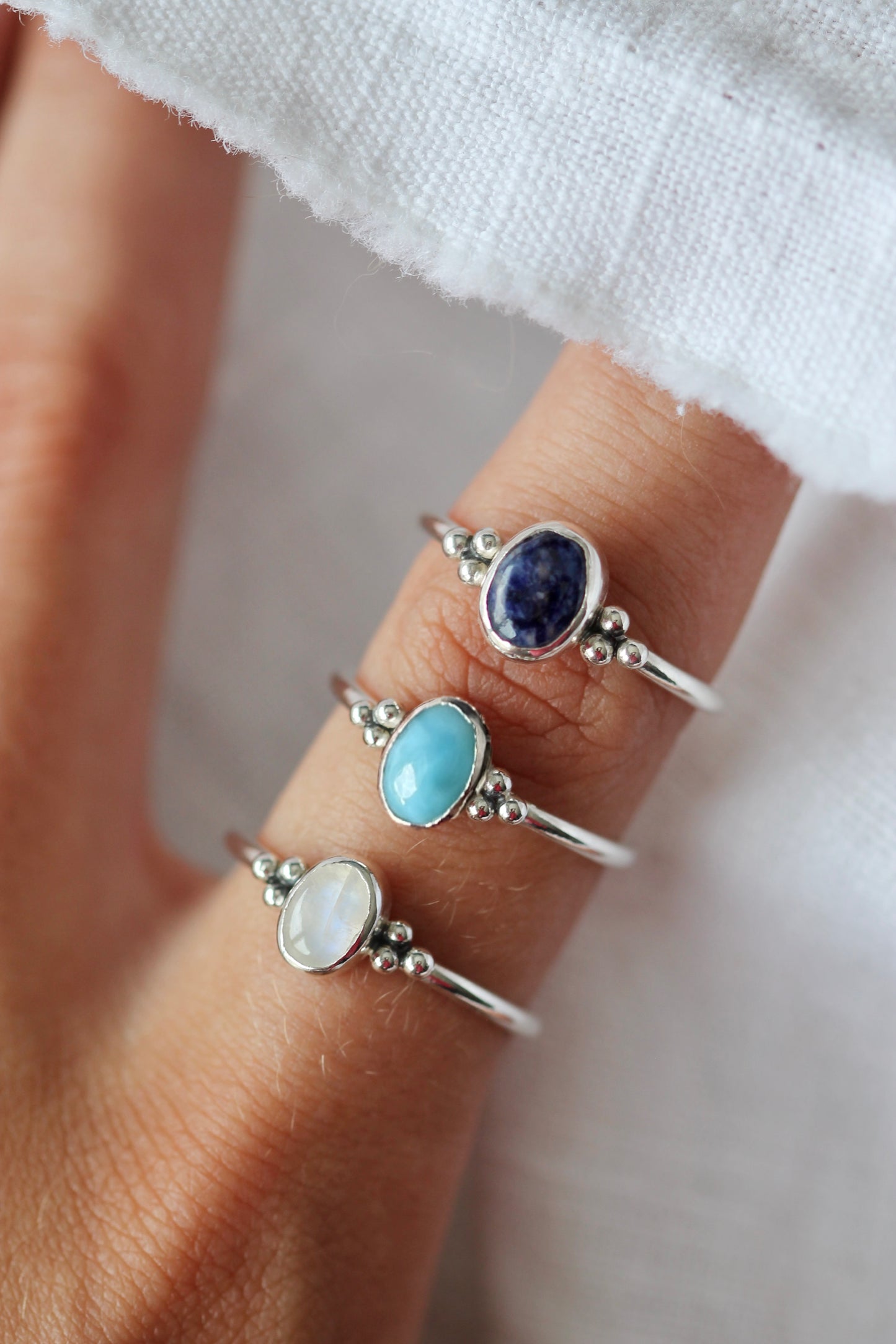 Sodalite 3-pearl ring Mini 56