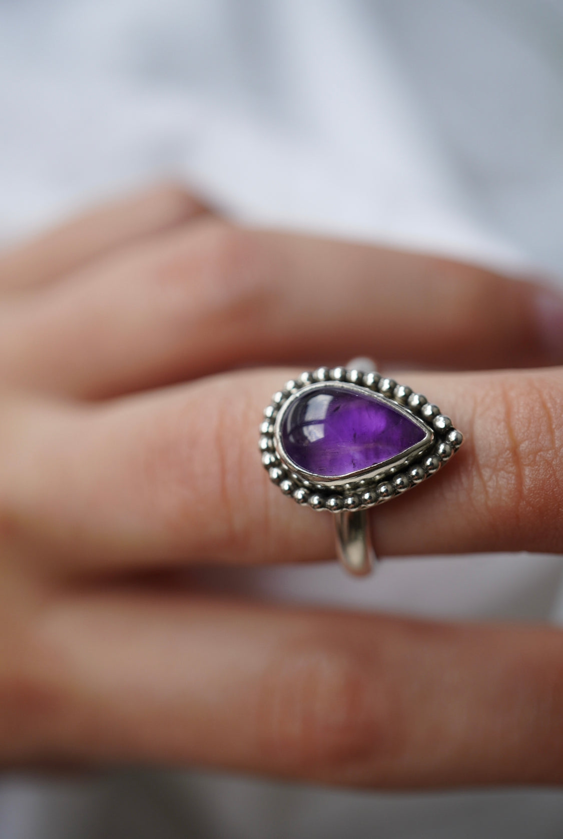 Amethyst teardrop pearl wreath ring 52